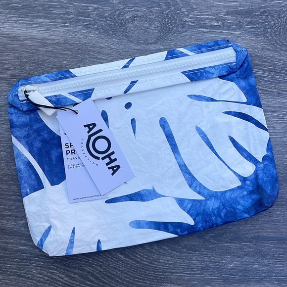 Aloha Collection Small Pouch, Monstera, indigo - Picture 4 of 7
